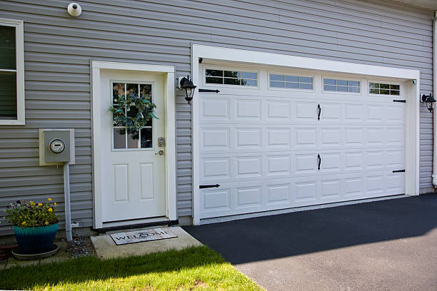 24/7 Emergency Garage Door Panel Replacement experts in Beggs, OK